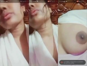 Cute Desi Girl Shows Boobs